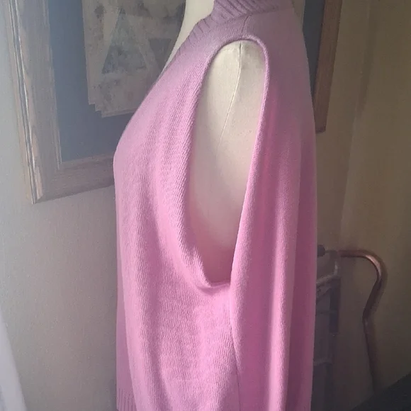 Chic V-Neck Pink Sweater Vest - Picture 3 of 4